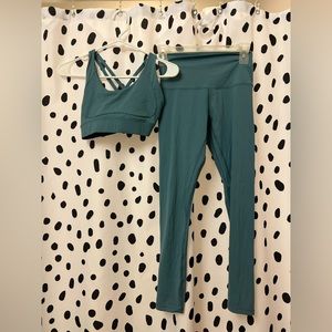 Size S Two Piece Sports Bra and Legging Set